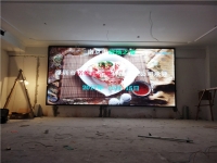 南京南站綠地之窗P2.5全彩LED顯示屏